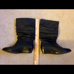 Banana Republic sz 7 genuine leather black boots